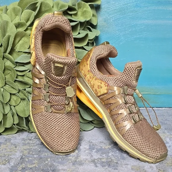 Women's Nike Athletic Shoe Shox Gravity Metallic - Picture 2 of 13